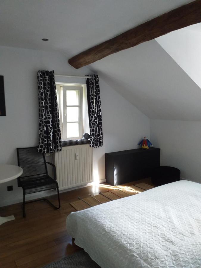 Maison De Vacances, Gite "Le Vieux Logis" A Profondeville Exterior foto